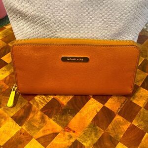 Michael Kors Large Zip Around Wallet NWOT